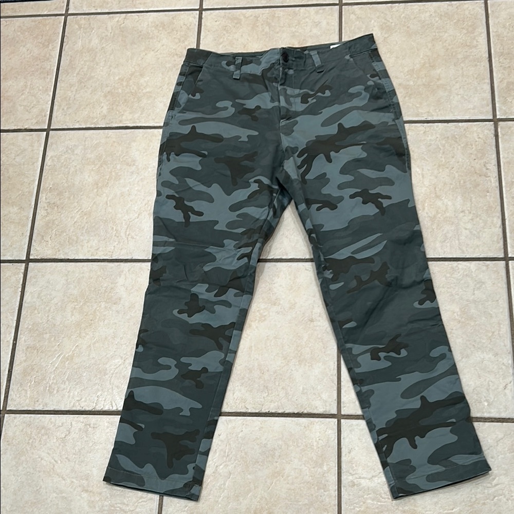 Women’s Camouflage Patterned Pants Gap